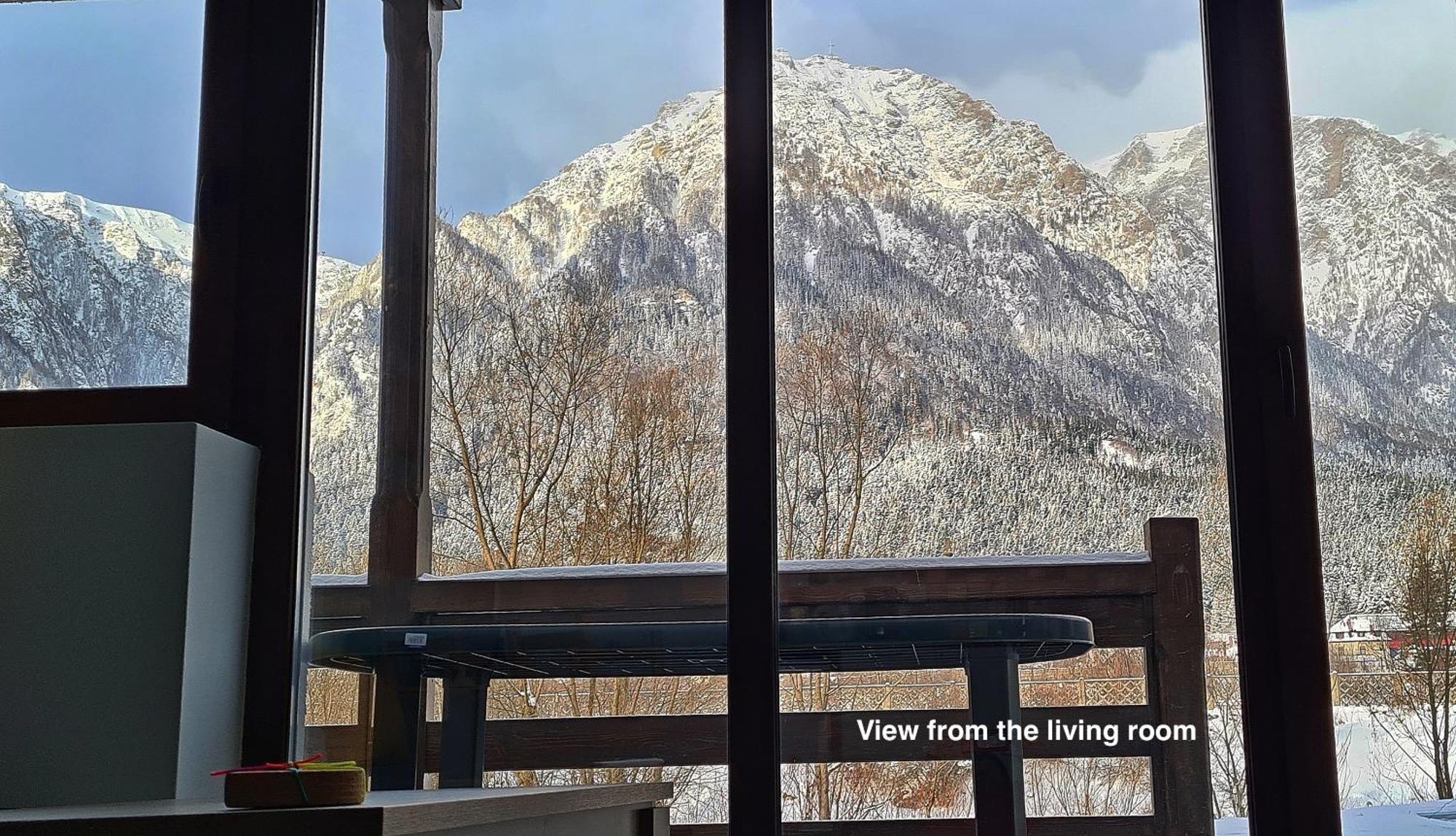 Cozy Riverfront Apartments With Garden And Mountain View Buşteni Екстериор снимка