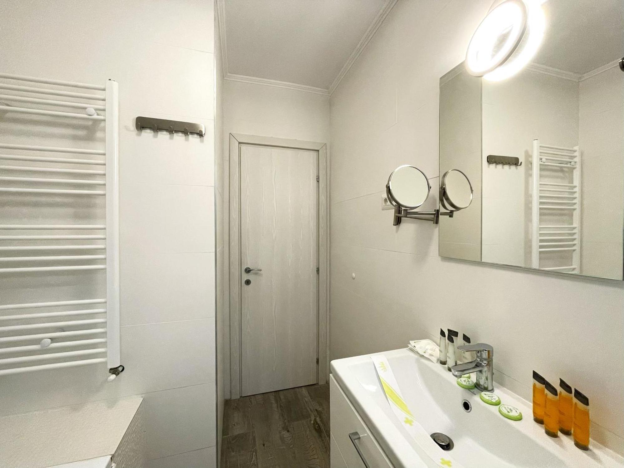 Cozy Riverfront Apartments With Garden And Mountain View Buşteni Екстериор снимка
