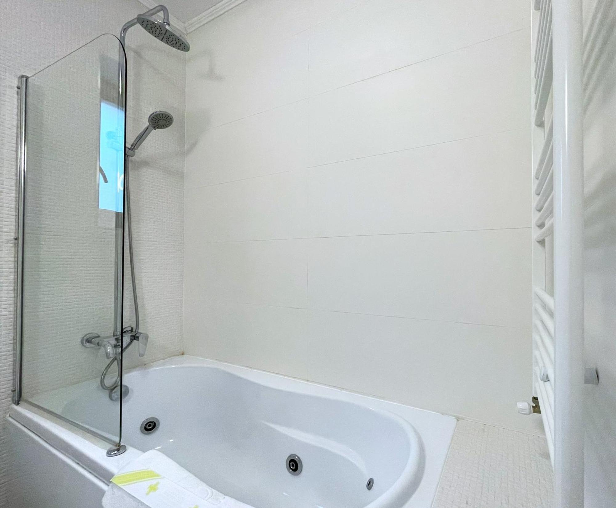 Cozy Riverfront Apartments With Garden And Mountain View Buşteni Екстериор снимка