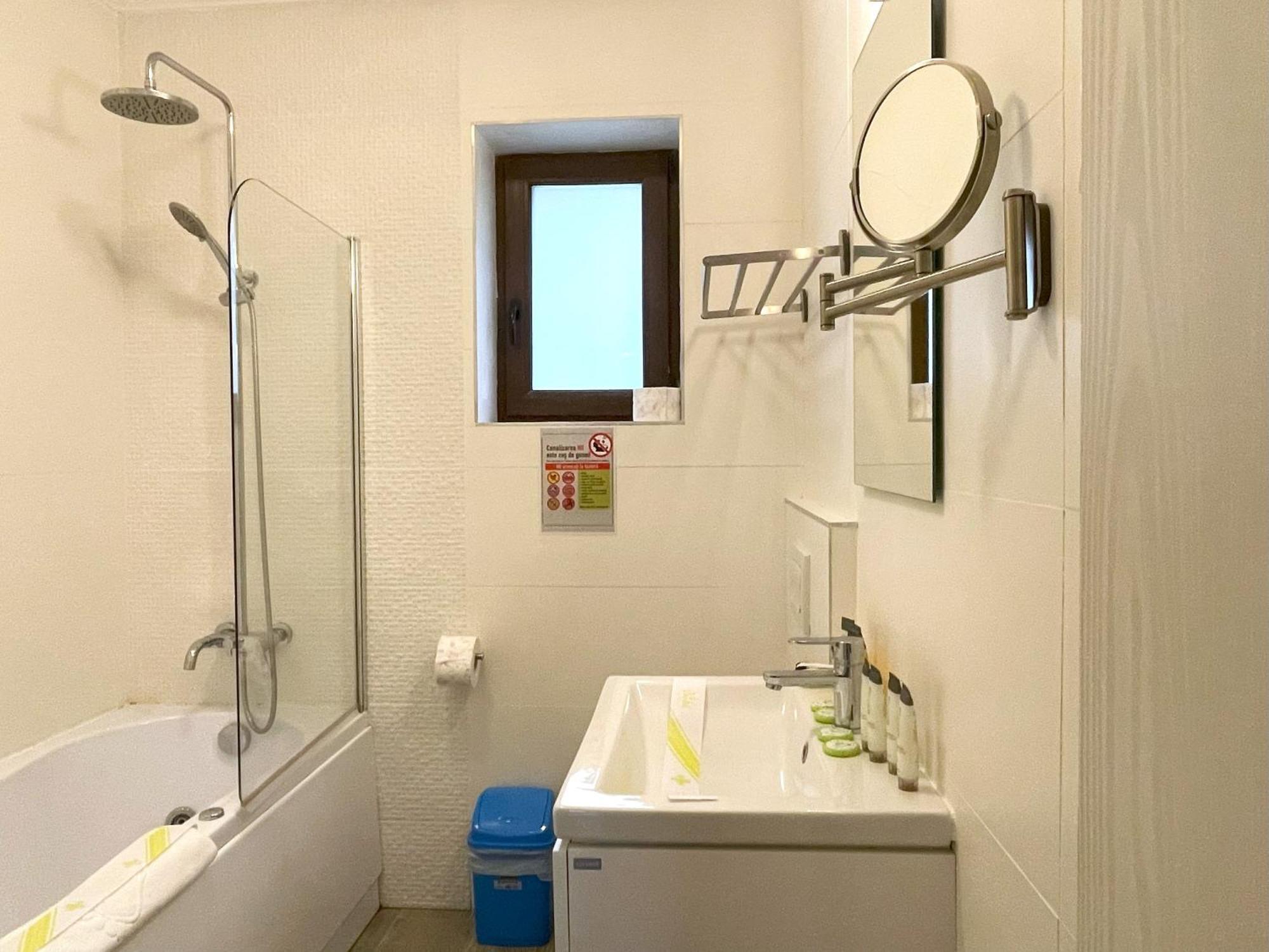 Cozy Riverfront Apartments With Garden And Mountain View Buşteni Екстериор снимка