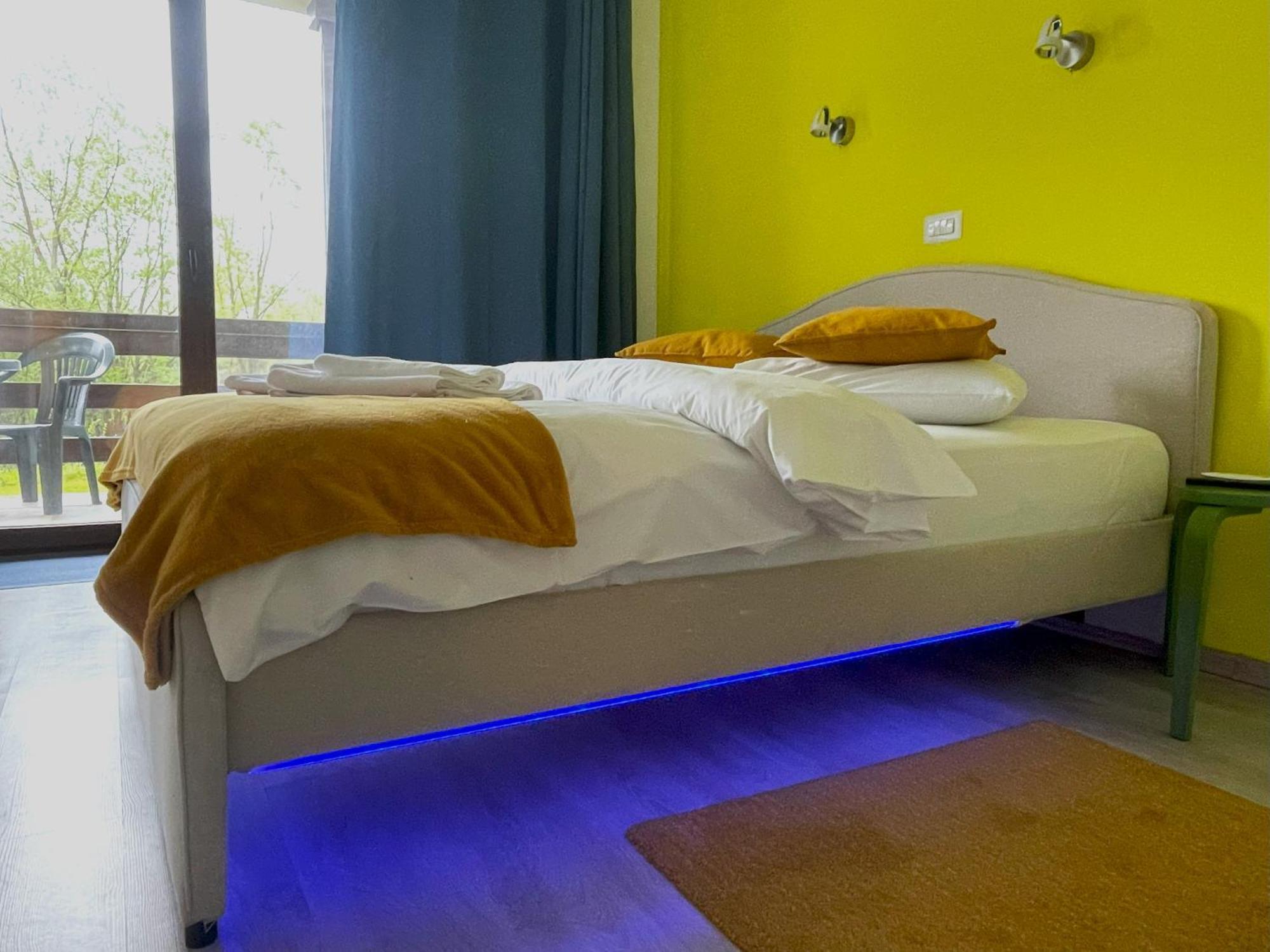 Cozy Riverfront Apartments With Garden And Mountain View Buşteni Екстериор снимка