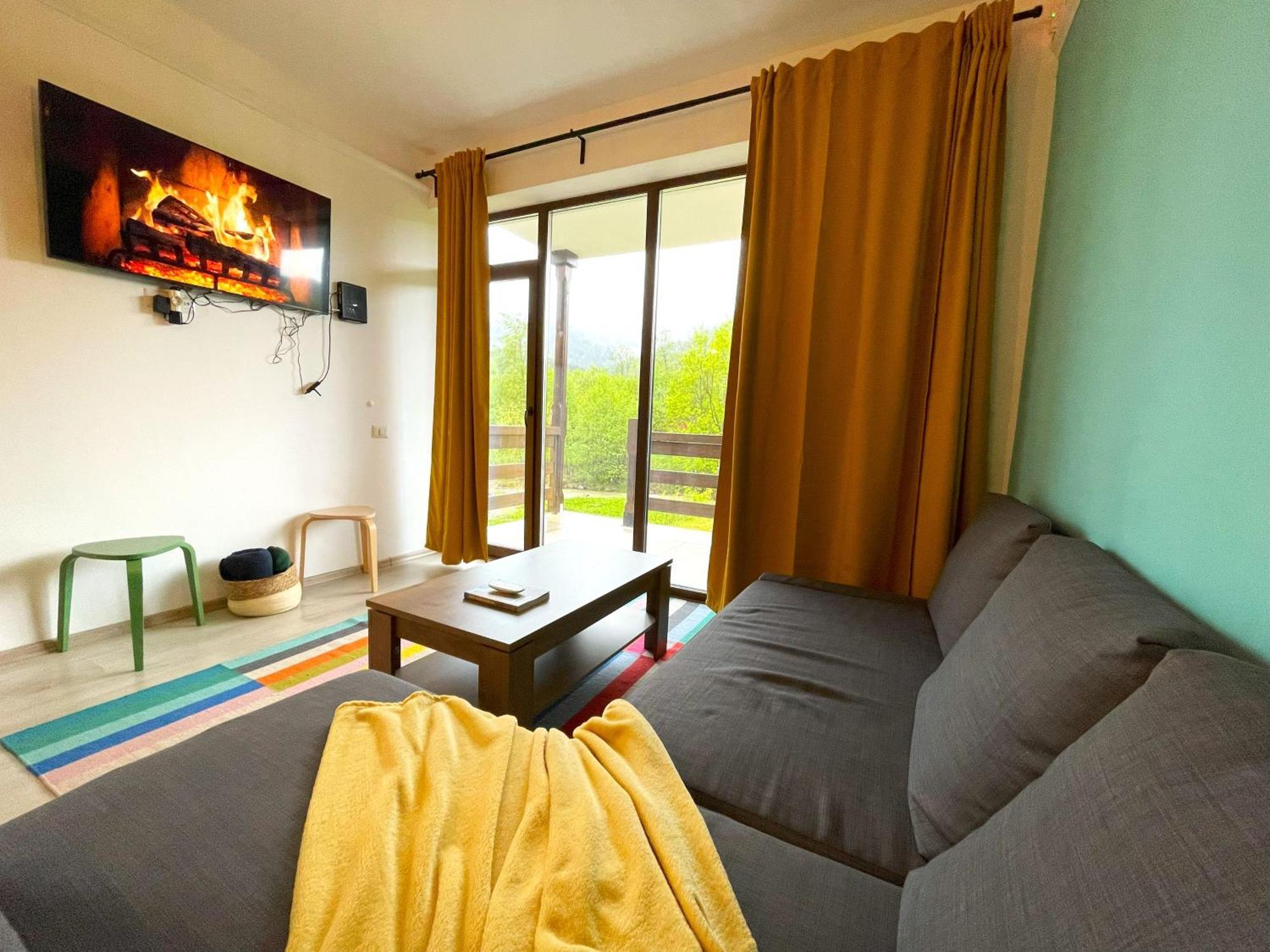 Cozy Riverfront Apartments With Garden And Mountain View Buşteni Екстериор снимка