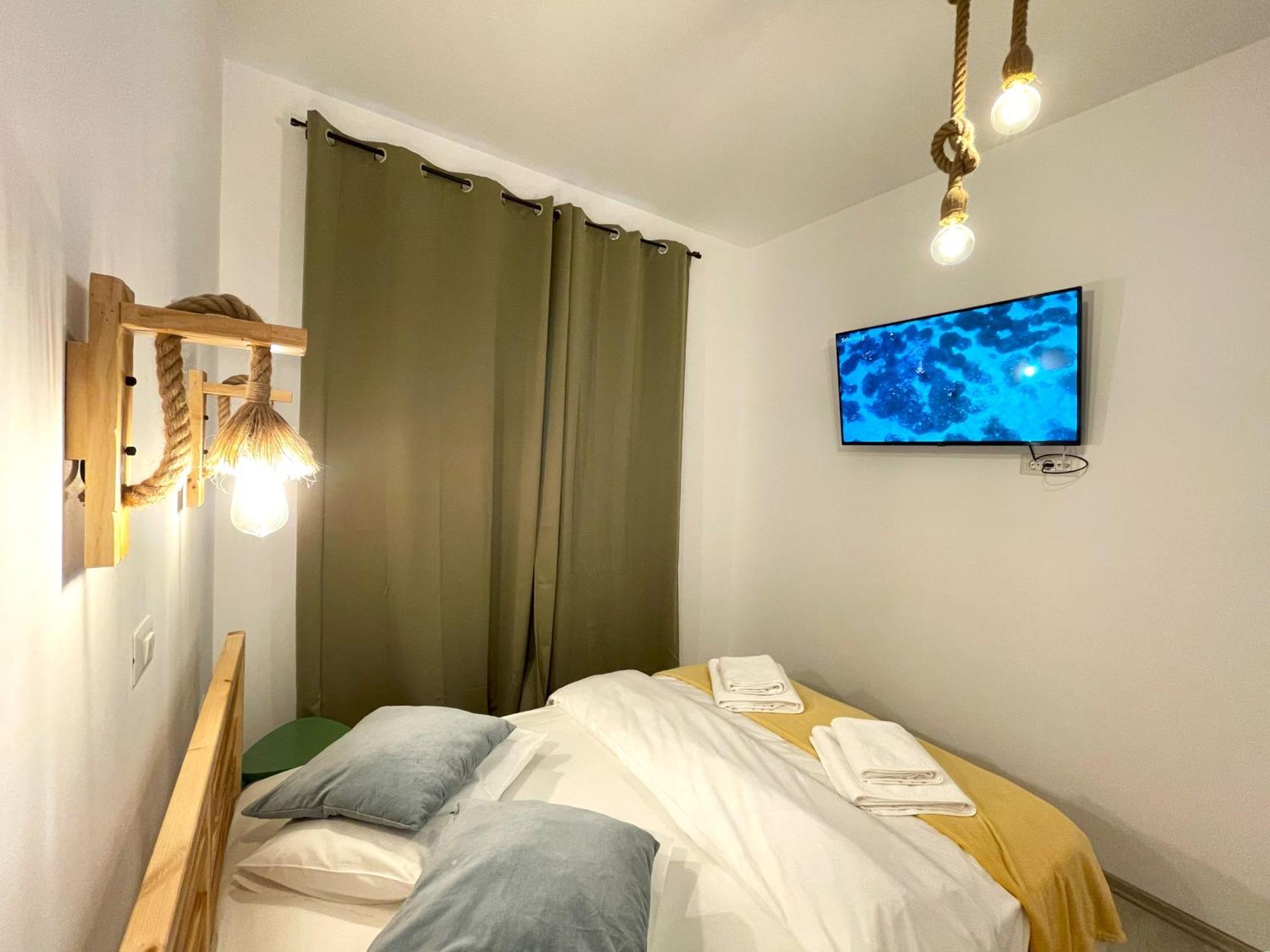 Cozy Riverfront Apartments With Garden And Mountain View Buşteni Екстериор снимка